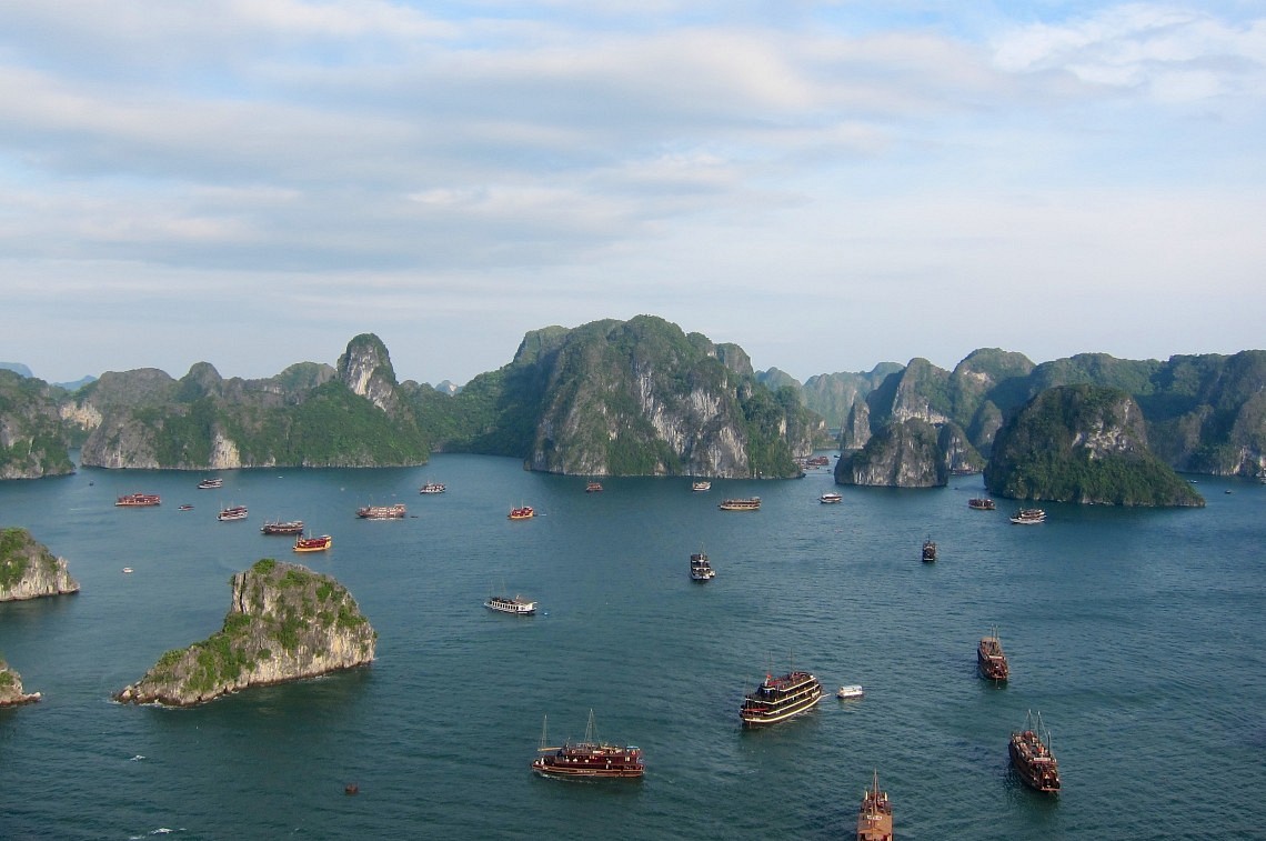 Beautiful Ha Long Bay